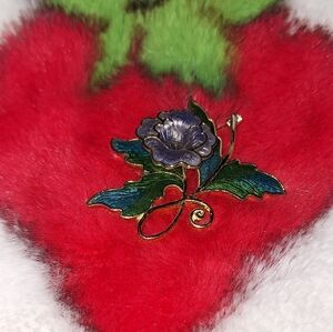 Purple Flower with Gold Tone Brooch Vintage Jewlery
